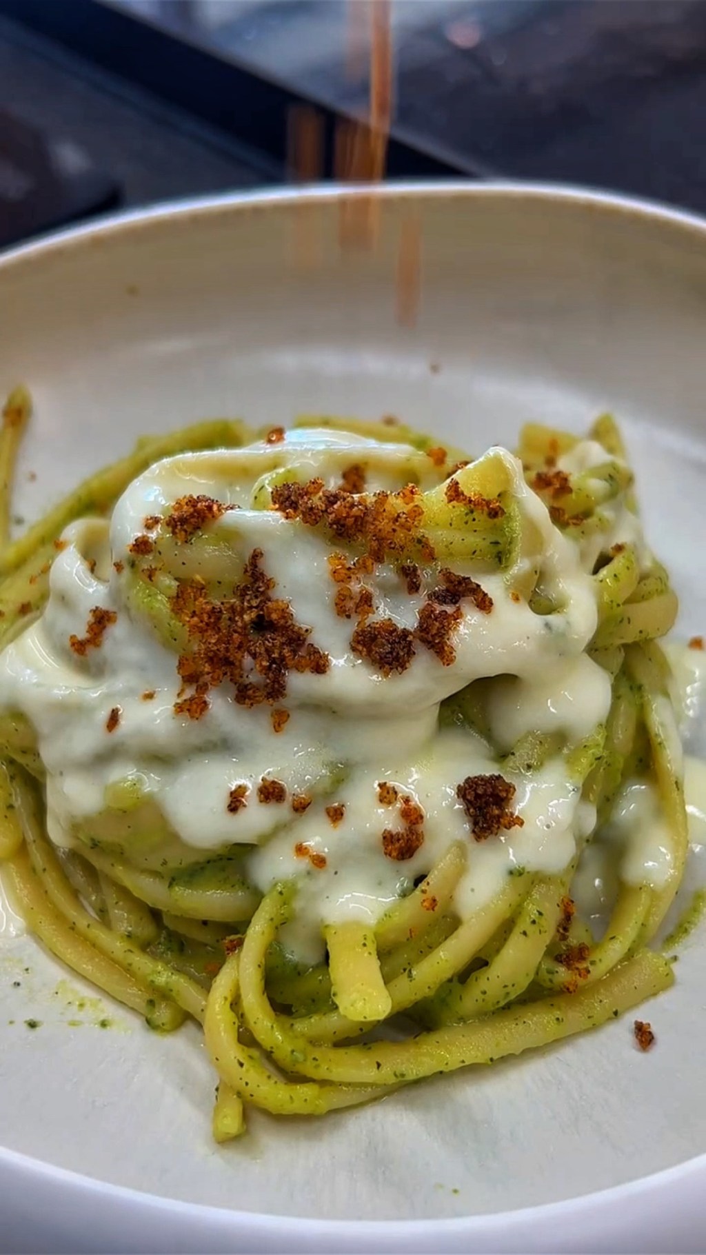 LINGUINE CON CREMA DI ZUCCHINE, BRIE E PANGRATTATO&nbsp;PROFUMATO
