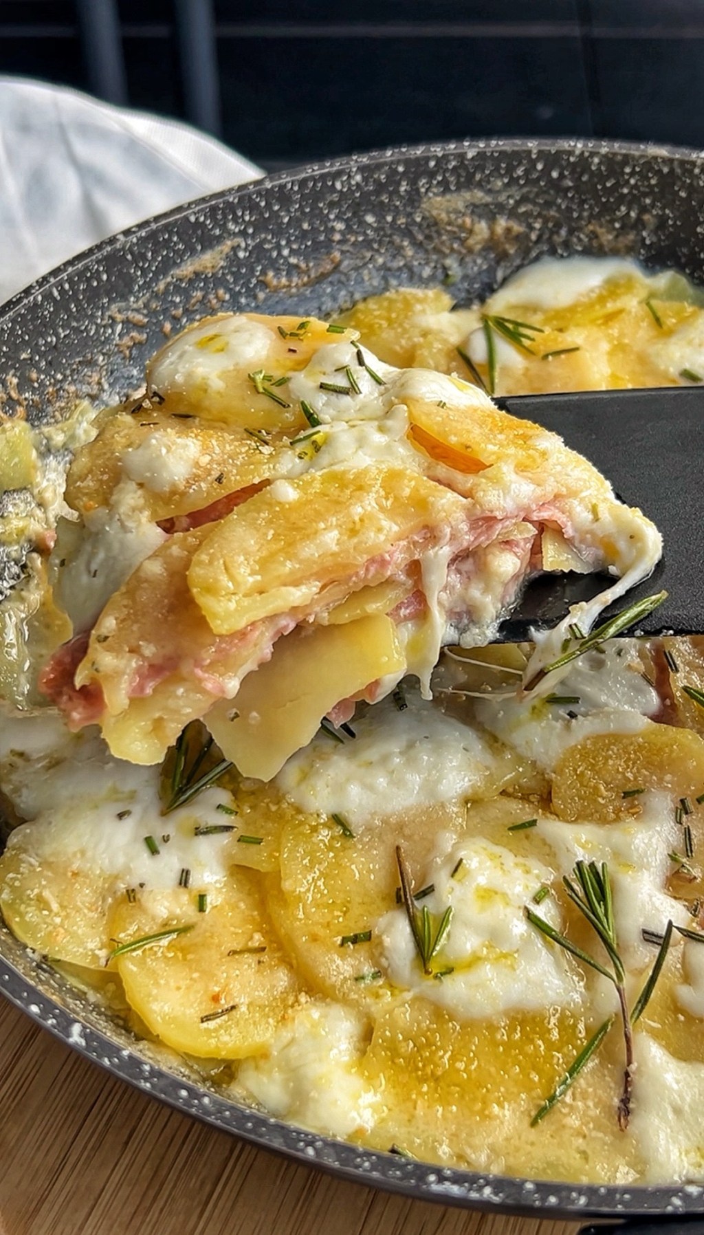 PARMIGIANA DI PATATE IN&nbsp;PADELLA
