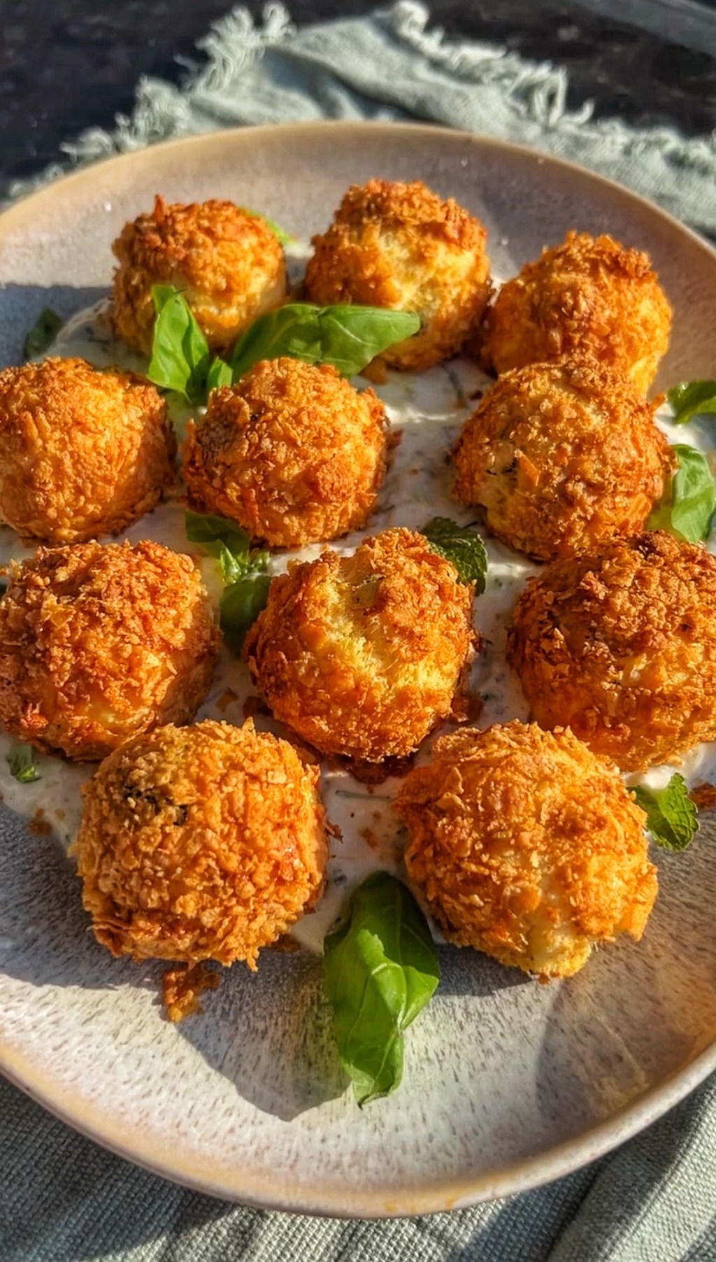 POLPETTE DI RICOTTA E MENTA CON SALSA ALLO&nbsp;YOGURT