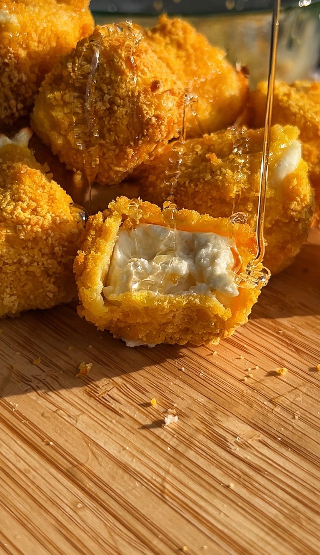 BOCCONCINI DI FETA CROCCANTI E MIELE -IN FRIGGITRICE AD&nbsp;ARIA