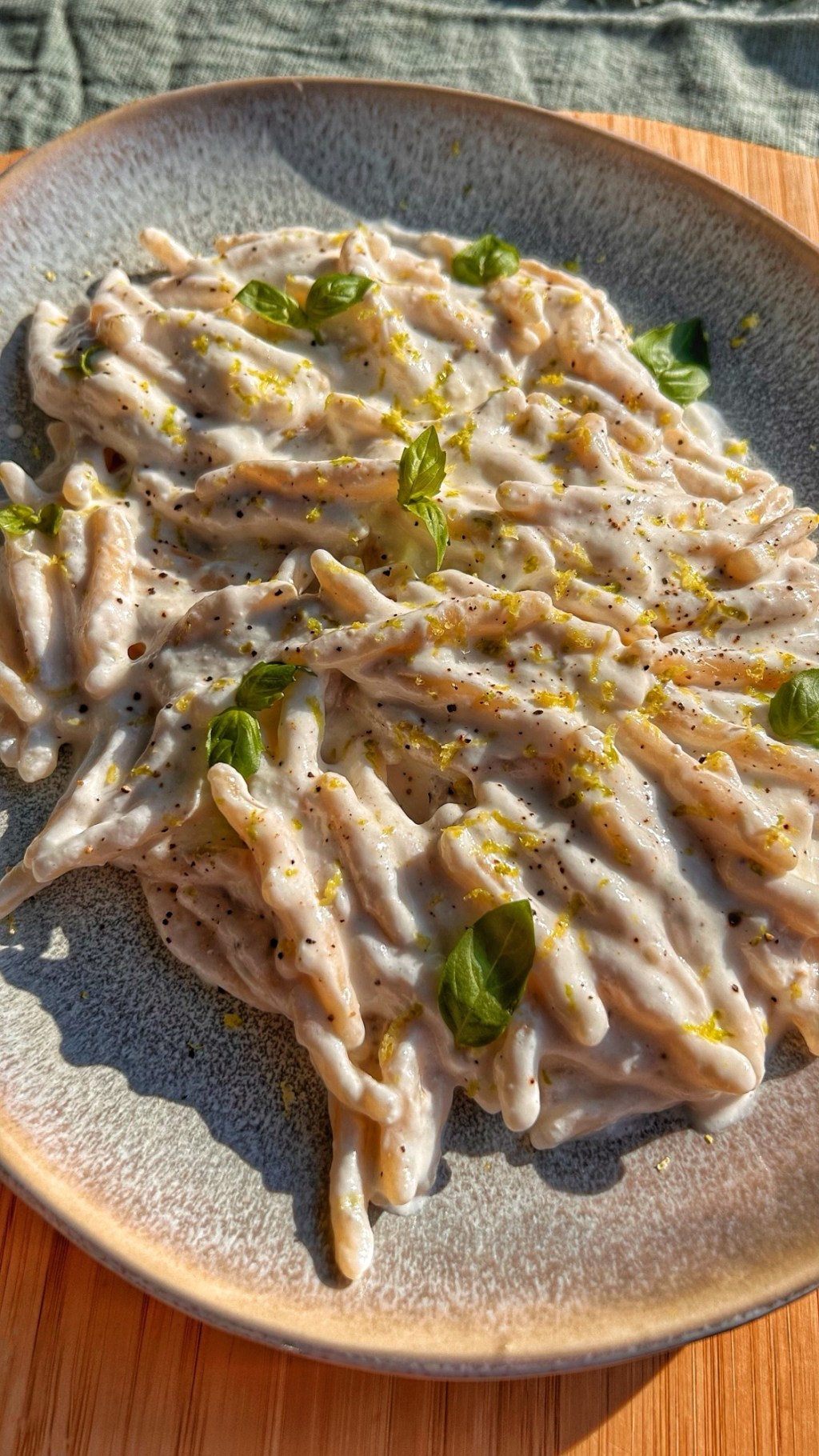 STROZZAPRETI CON CREMA DI RICOTTA E&nbsp;LIMONE